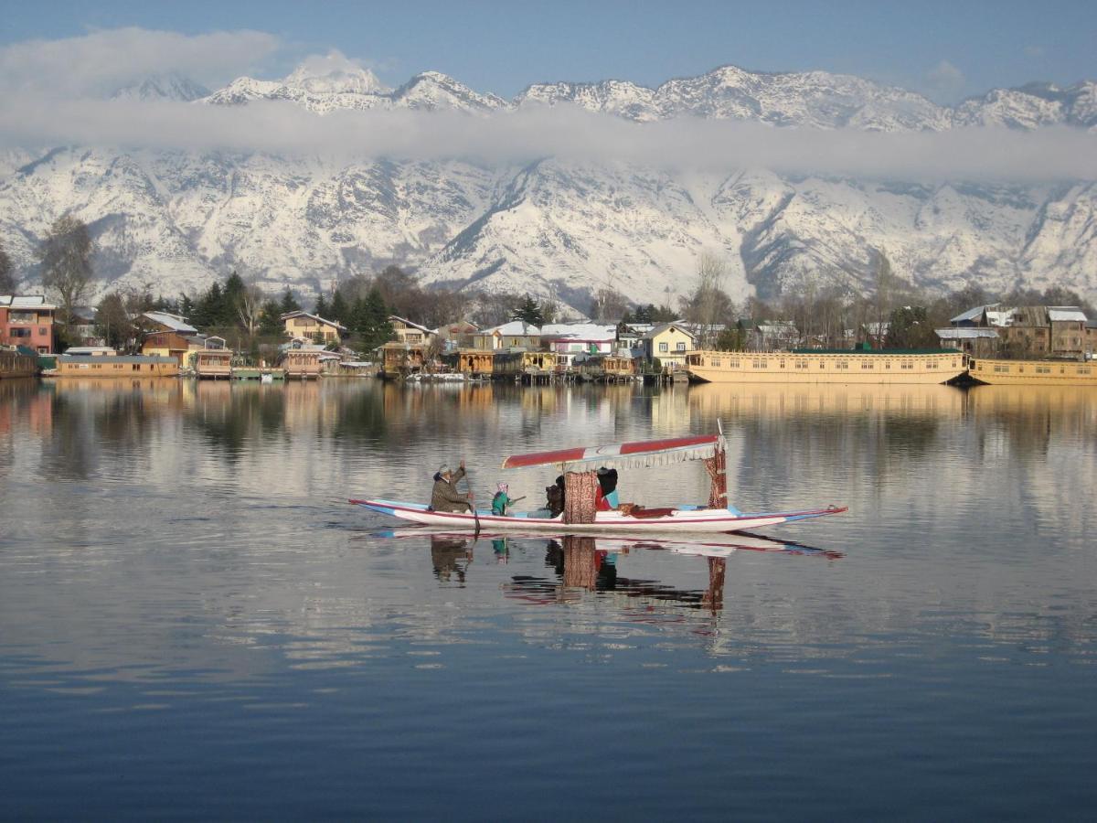 Wangnoo Heritage Houseboats Hotel Srinagar  Exterior photo