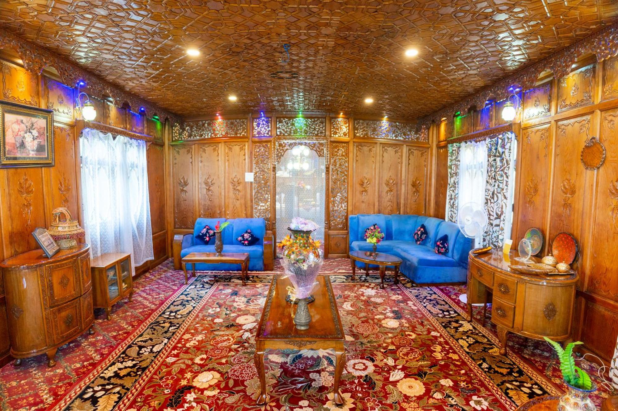 Wangnoo Heritage Houseboats Hotel Srinagar  Exterior photo